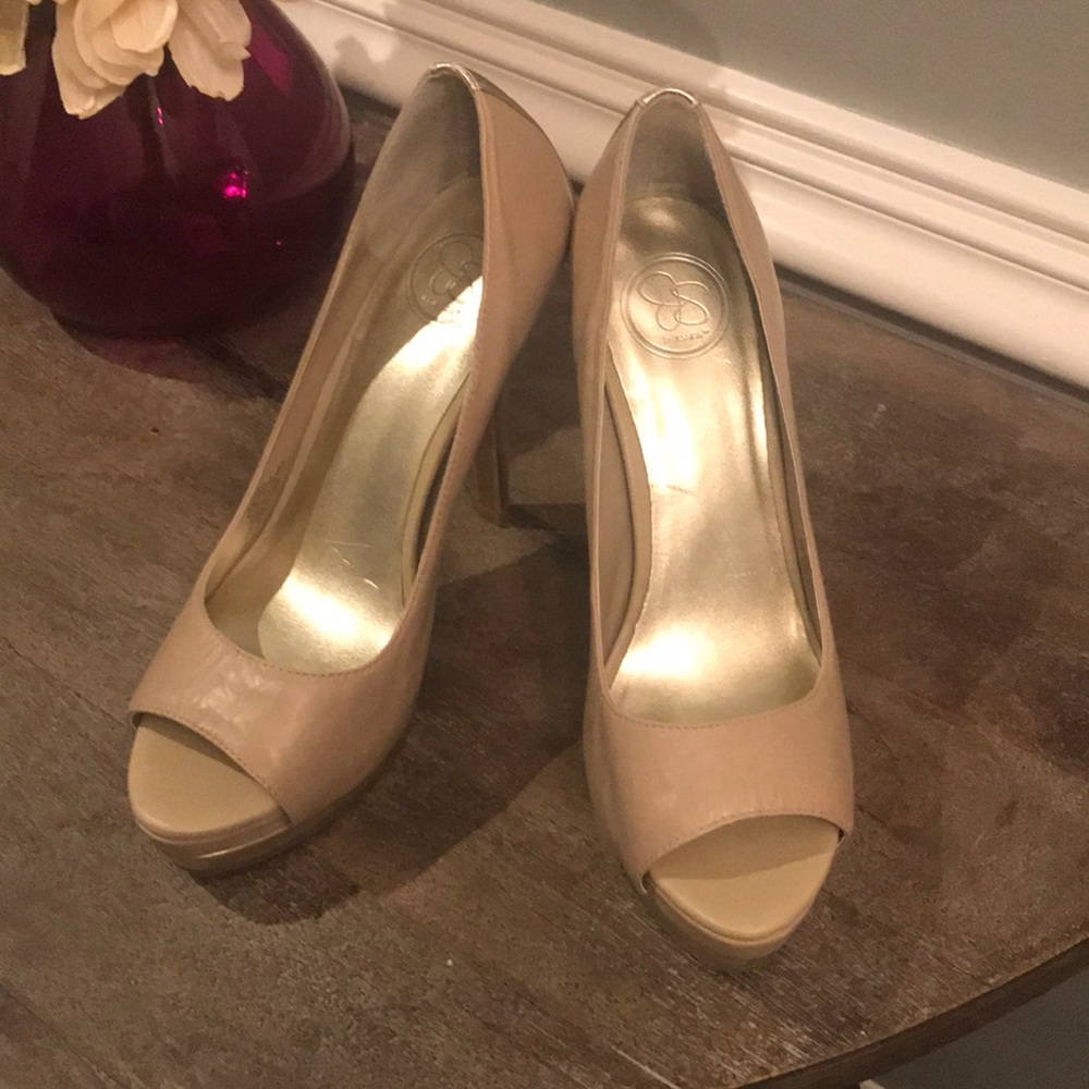 Jessica Simpson peep toe nude heels. NWOT